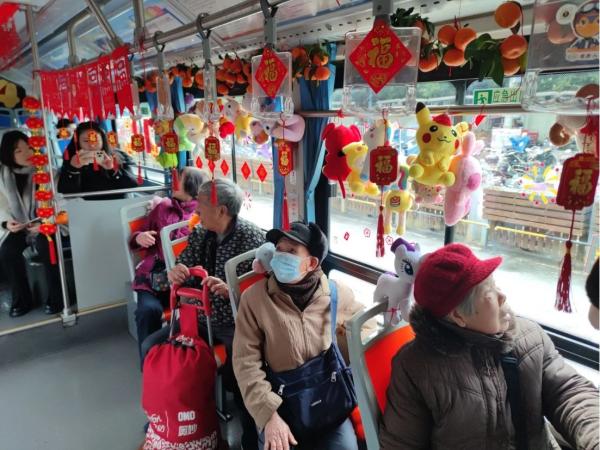 bus4.jpg bus4.jpg